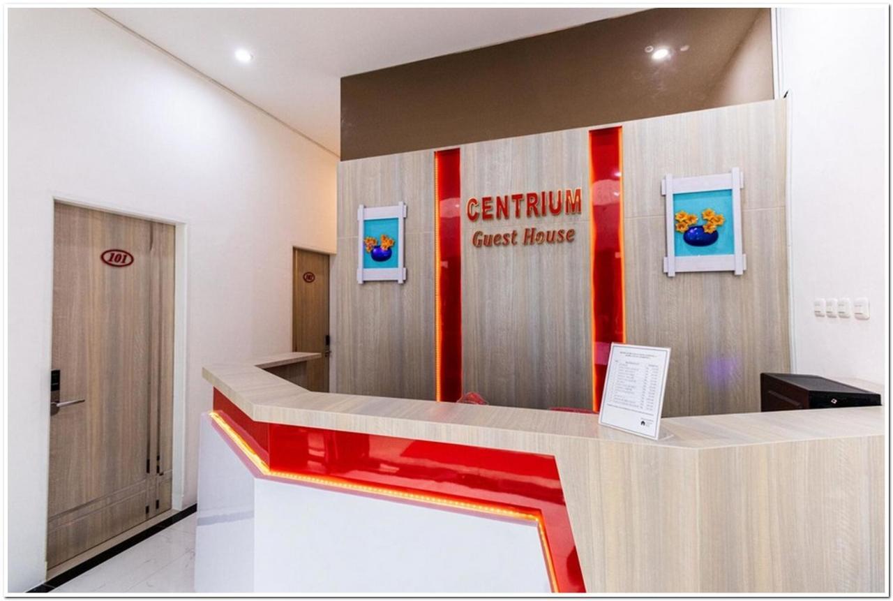 Reddoorz Plus @ Centrium Katamso Medan Esterno foto