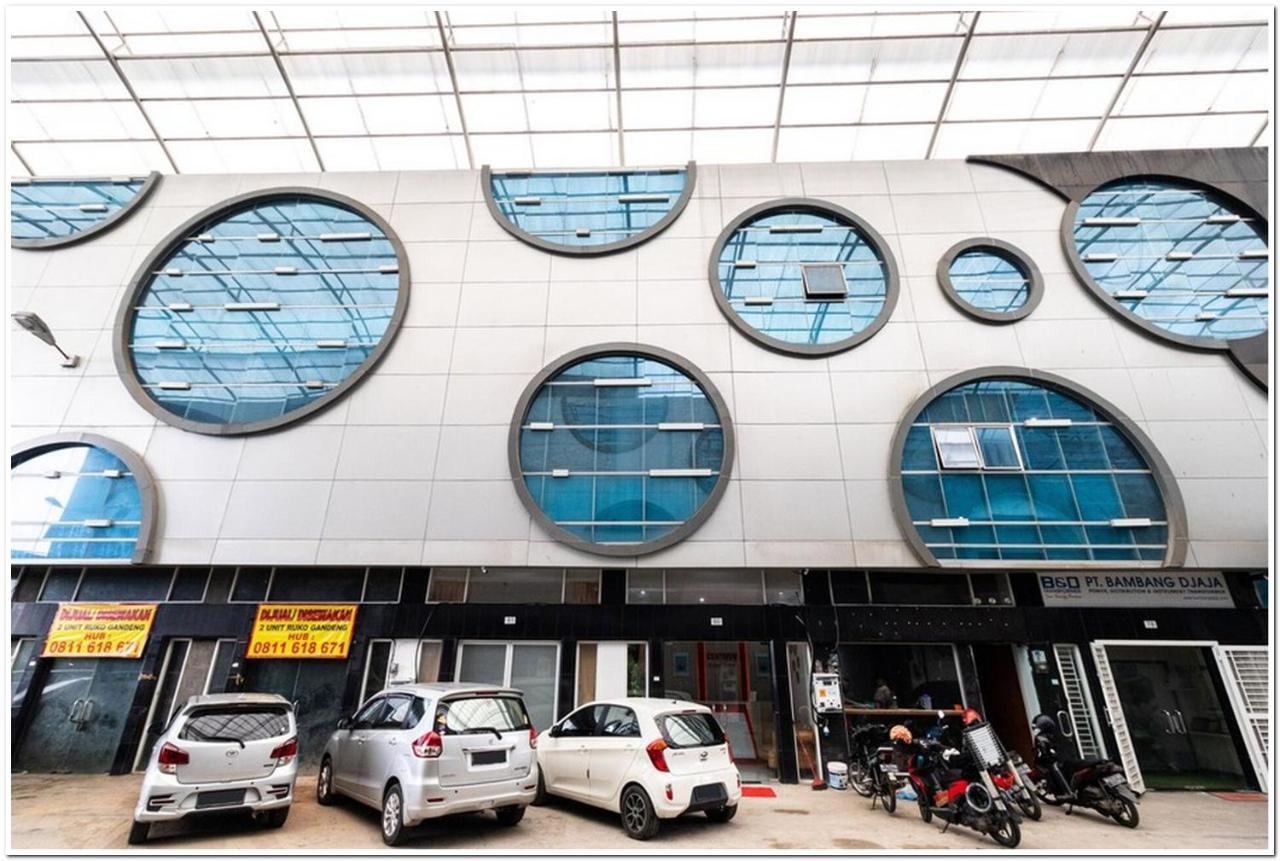 Reddoorz Plus @ Centrium Katamso Medan Esterno foto