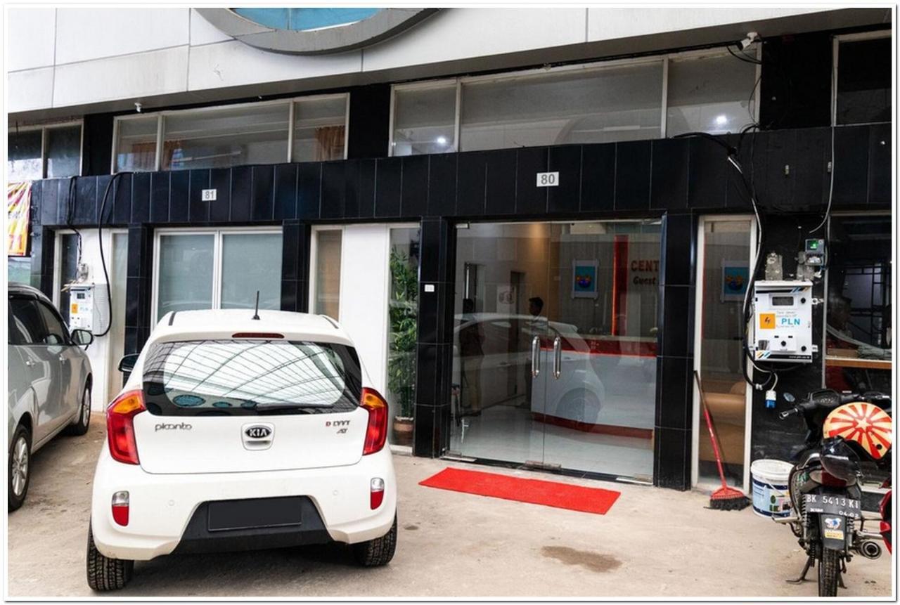 Reddoorz Plus @ Centrium Katamso Medan Esterno foto