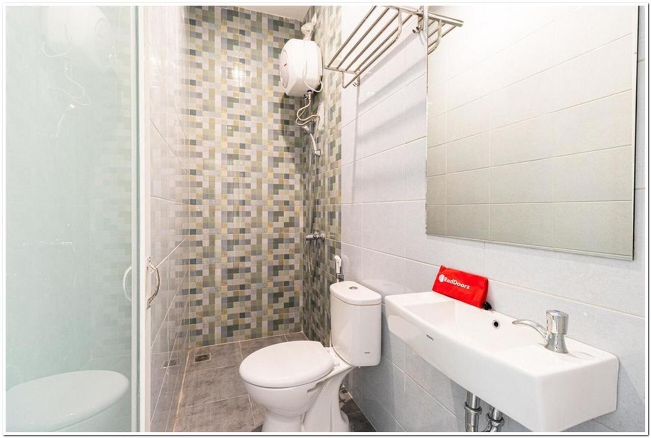 Reddoorz Plus @ Centrium Katamso Medan Esterno foto